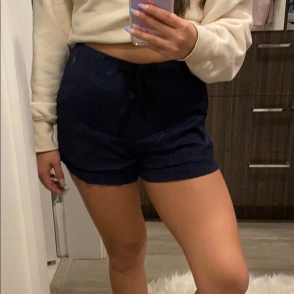 Babaton Linen Blend Shorts - Picture 3 of 3